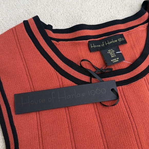 House of Harlow Knit Sweater & Pleated Skirt Set Rust w/ Black Trim Size L NWT - Picture 3 of 12
